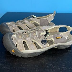 Ladies Keen Newport grey green size 7.5